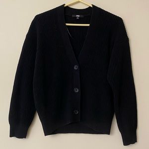 Uniqlo chunky knit relaxed fit cardigan- size XS